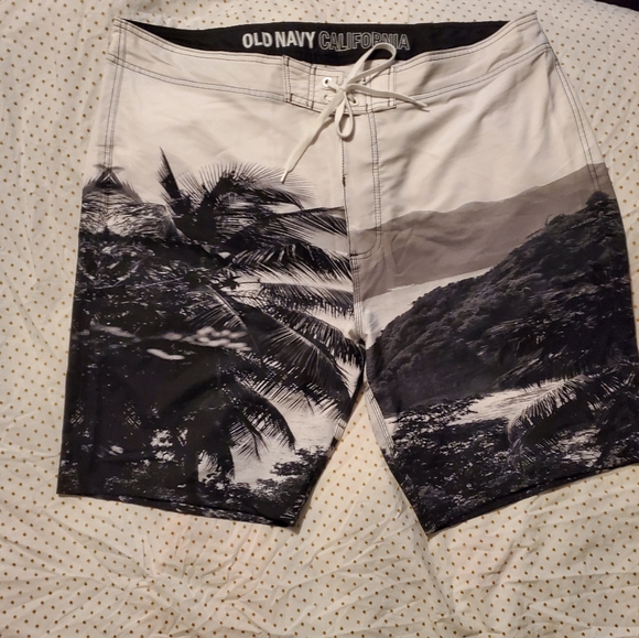 Old Navy Other - Old Navy California Board Shorts black and white